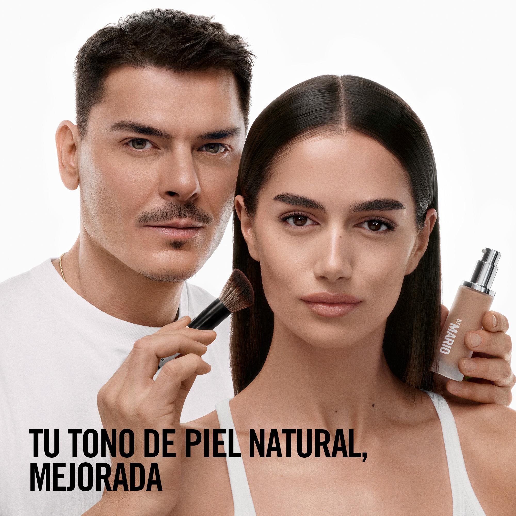 SURREALSKIN® NATURAL FINISH FOUNDATION (BASE DE LARGA DURACIÓN CON ACABADO NATURAL)